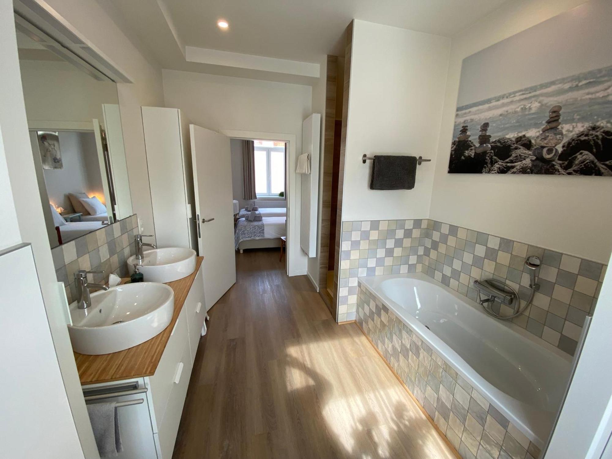 Logies-M Comfort Studios Inc Bikes B&B Oostende Exterior foto