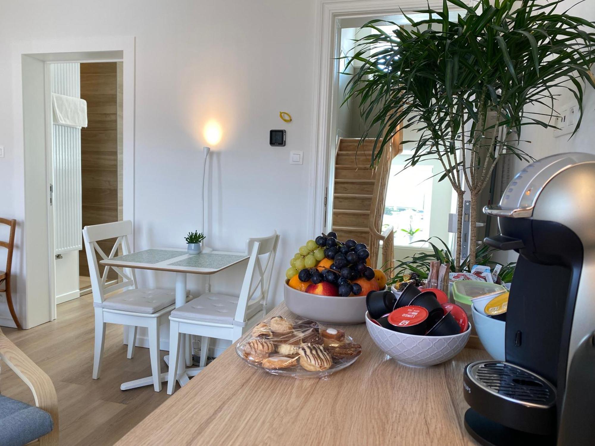 Logies-M Comfort Studios Inc Bikes B&B Oostende Exterior foto
